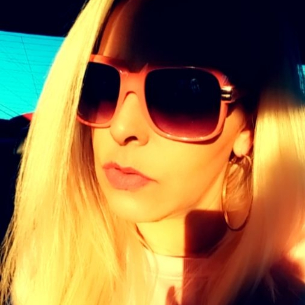 Meet your Posher, Crystal